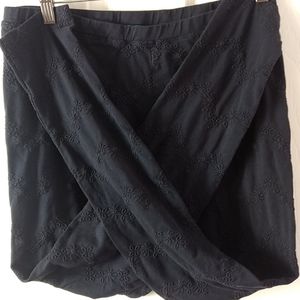 Johnny Was Embroidered Leggings Size Medium black